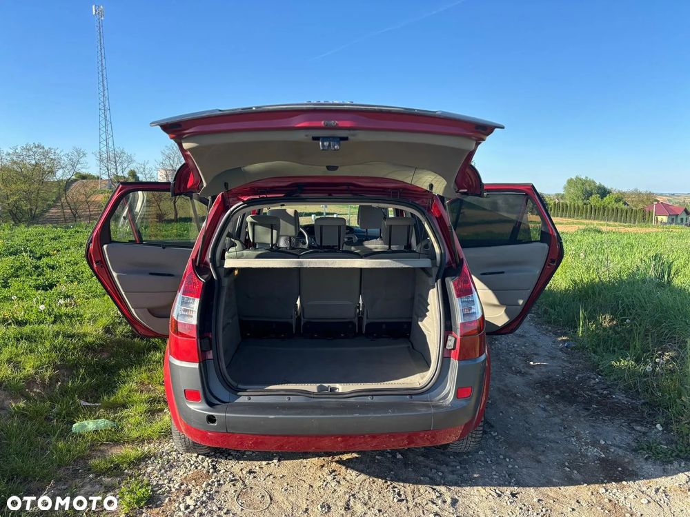 Renault Scenic 1.9 dCi FAP Avantage - 34