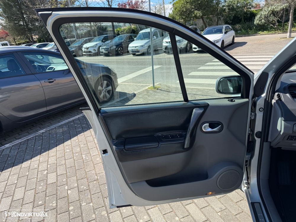 Renault Scénic 1.9 dCi Privilège Luxe - 17