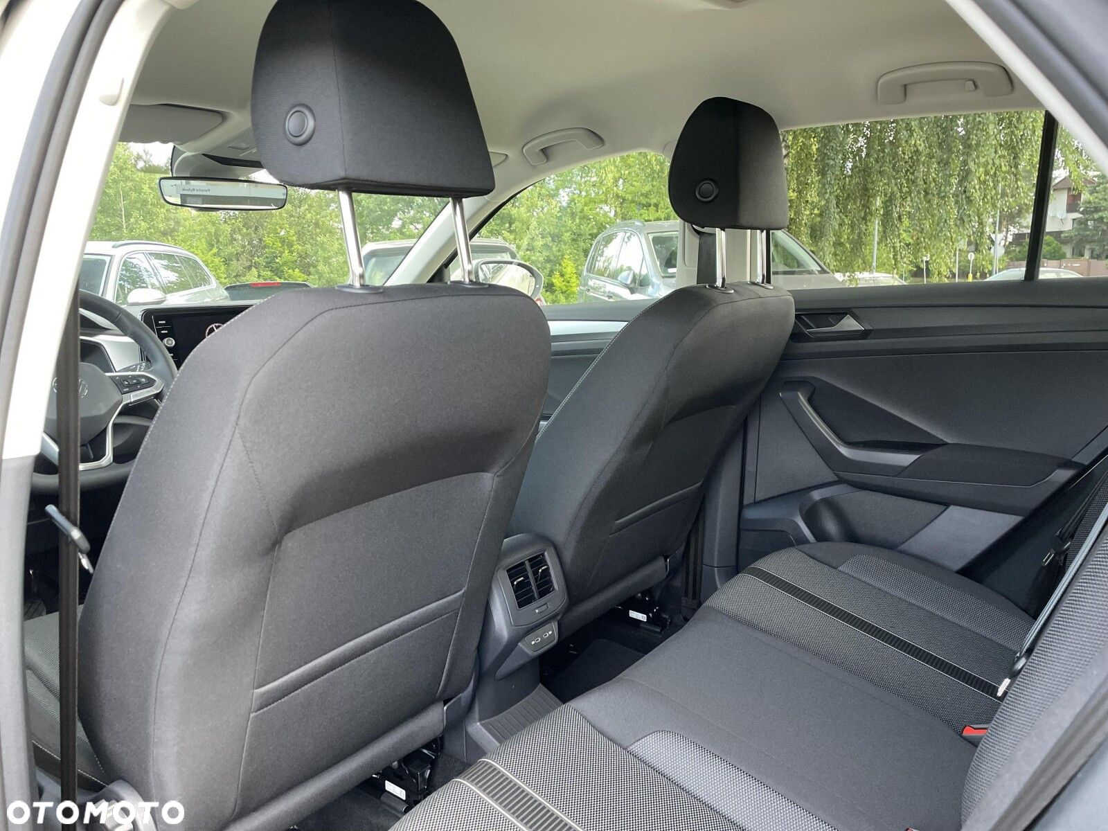 Volkswagen T-Roc 1.5 TSI Life Plus DSG - 17