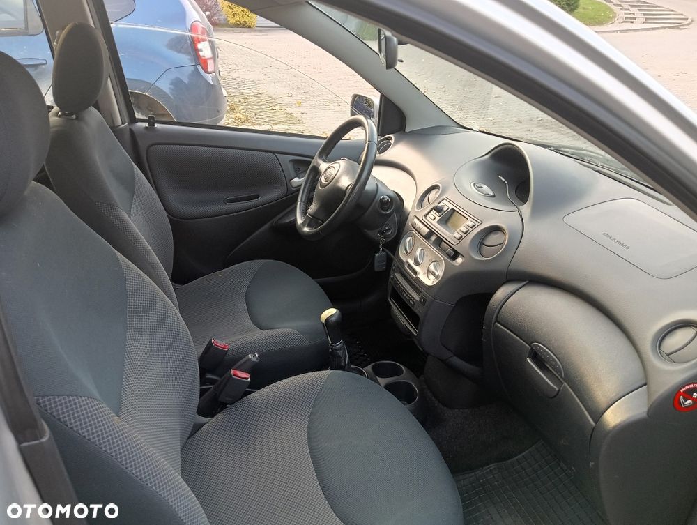 Toyota Yaris - 7