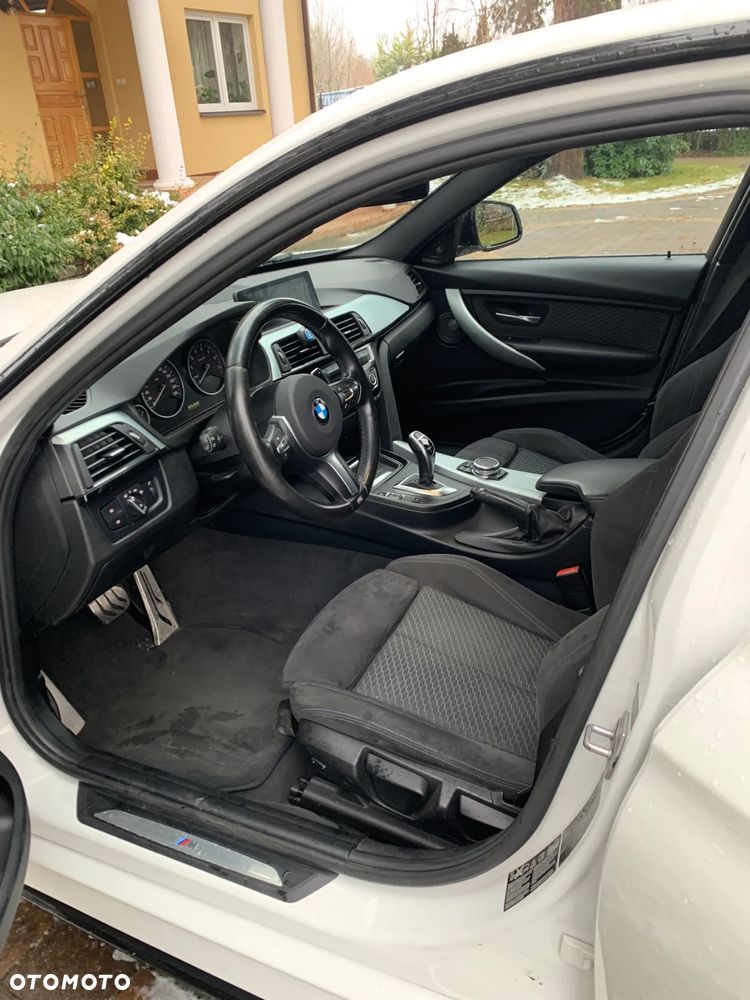 BMW Seria 3 335i xDrive - 9