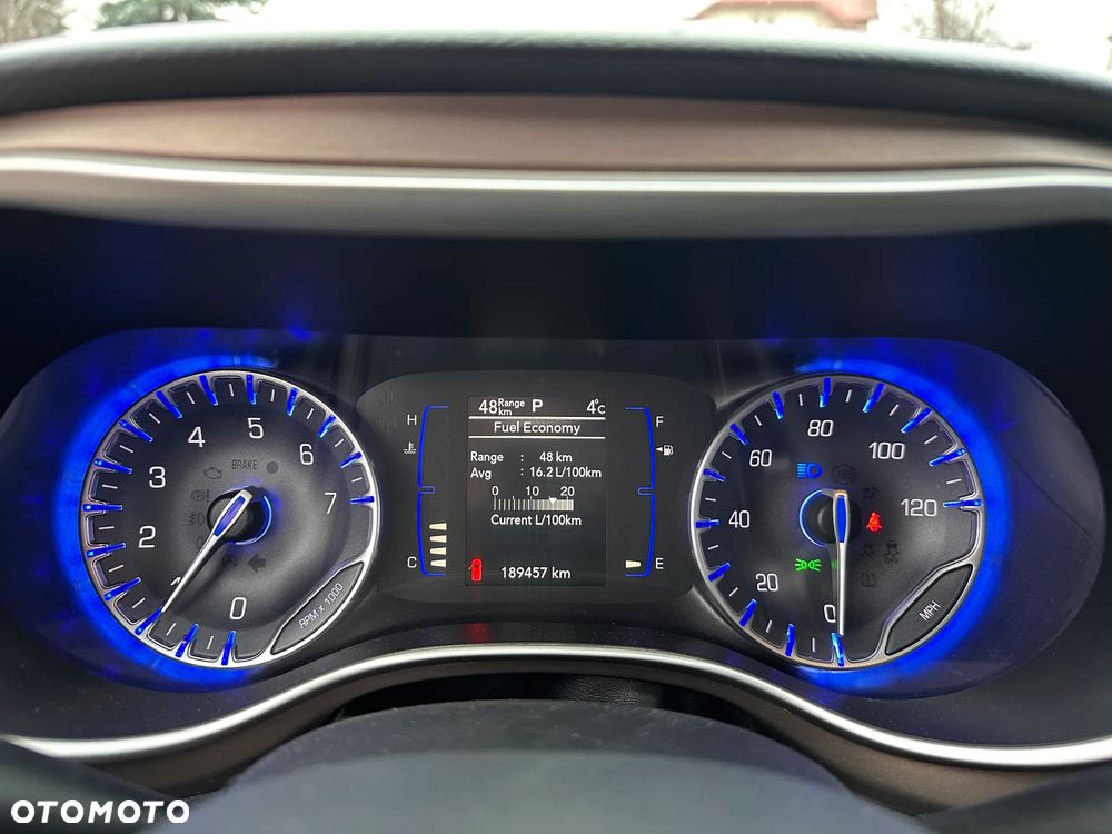 Chrysler Pacifica - 27