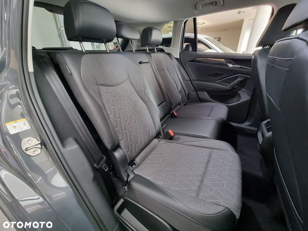Volkswagen Tiguan - 12