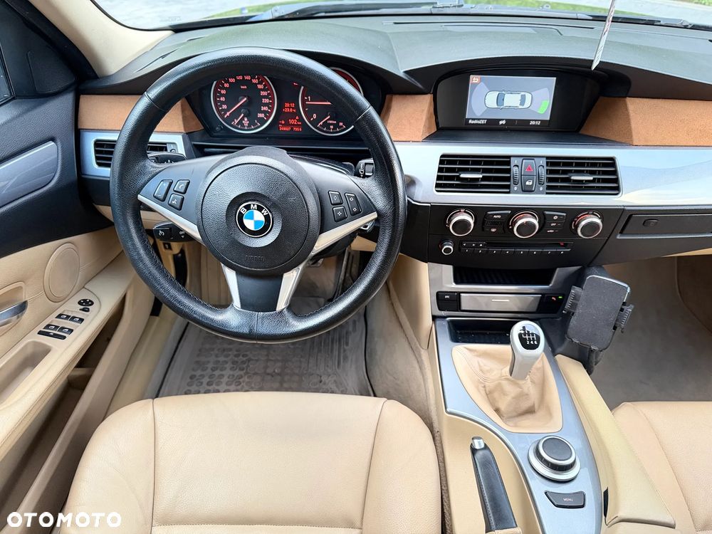 BMW Seria 5 520d - 15