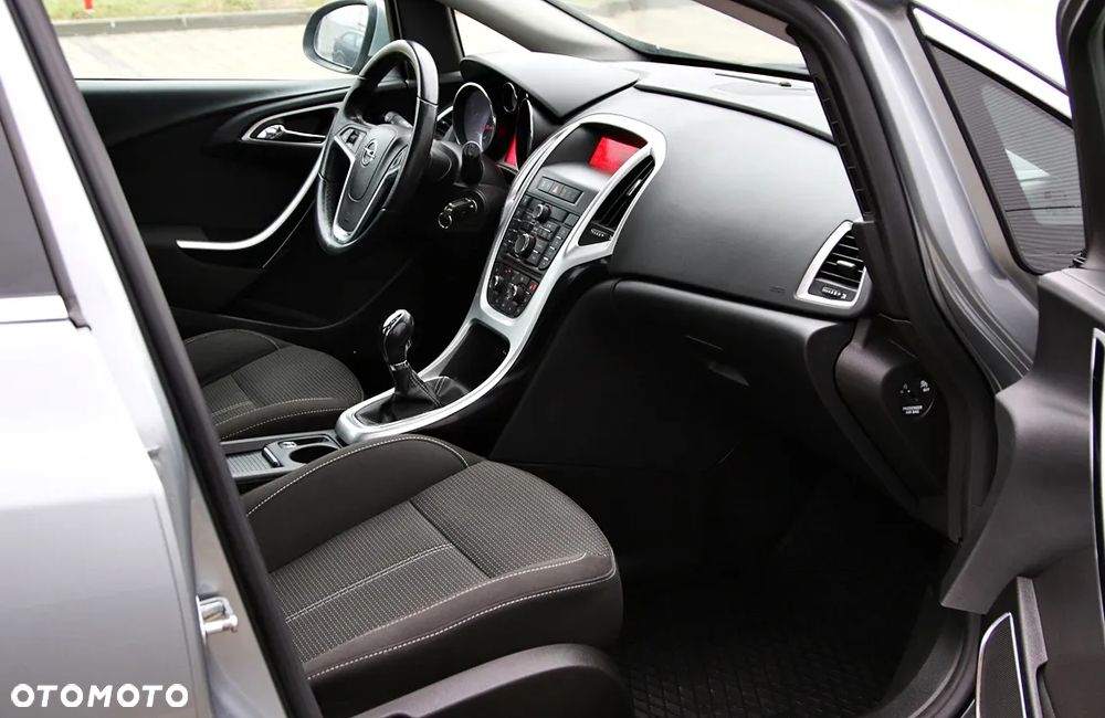 Opel Astra 1.4 T Enjoy - 29