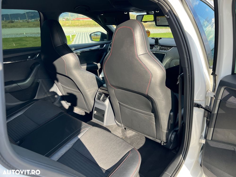 Skoda Octavia ver-combi-diesel-2-0-tdi-rs - 14