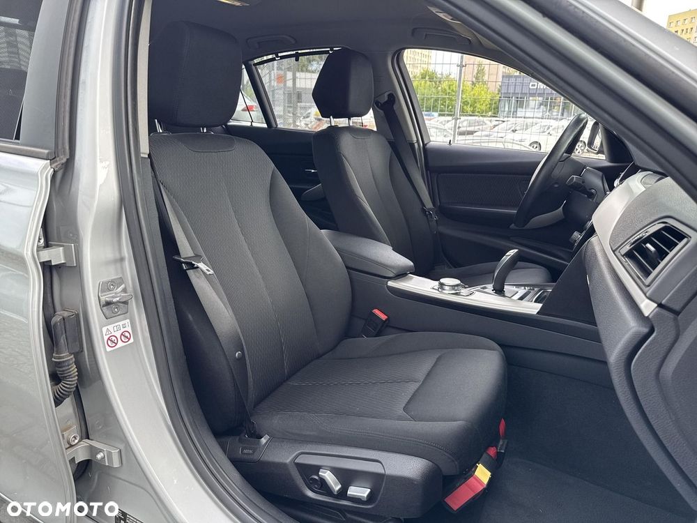 BMW Seria 3 - 23