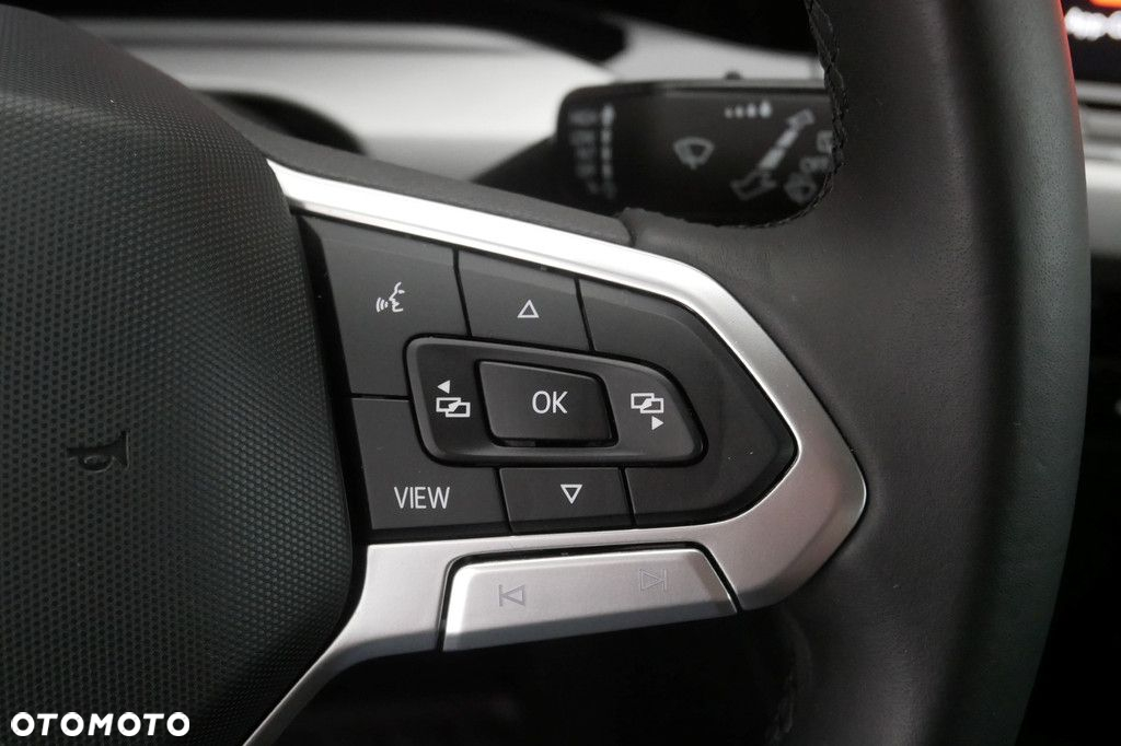Volkswagen Golf VIII 2.0 TDI Life - 22