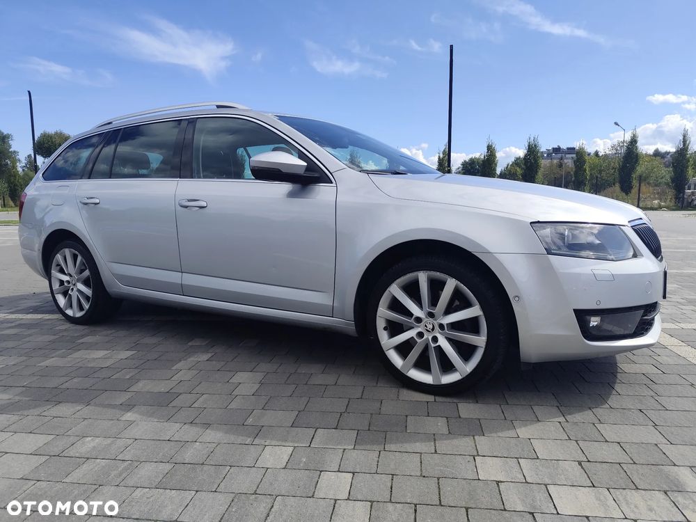 Skoda Octavia 2.0 TDI (Green tec) 4x4 DSG RS - 6