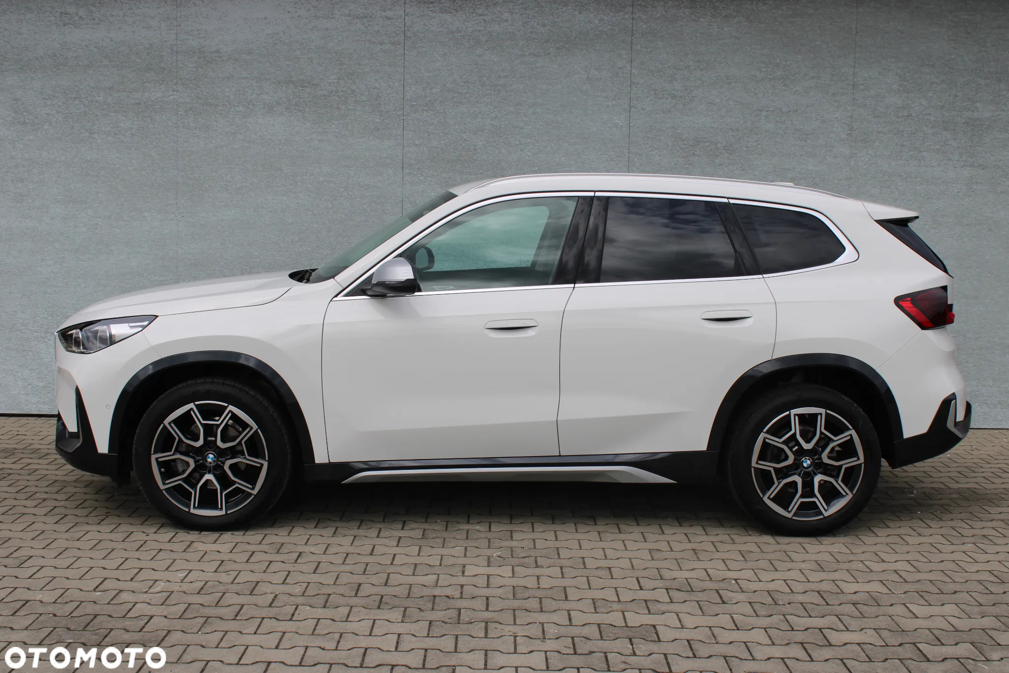 BMW X1 sDrive18i xLine - 8