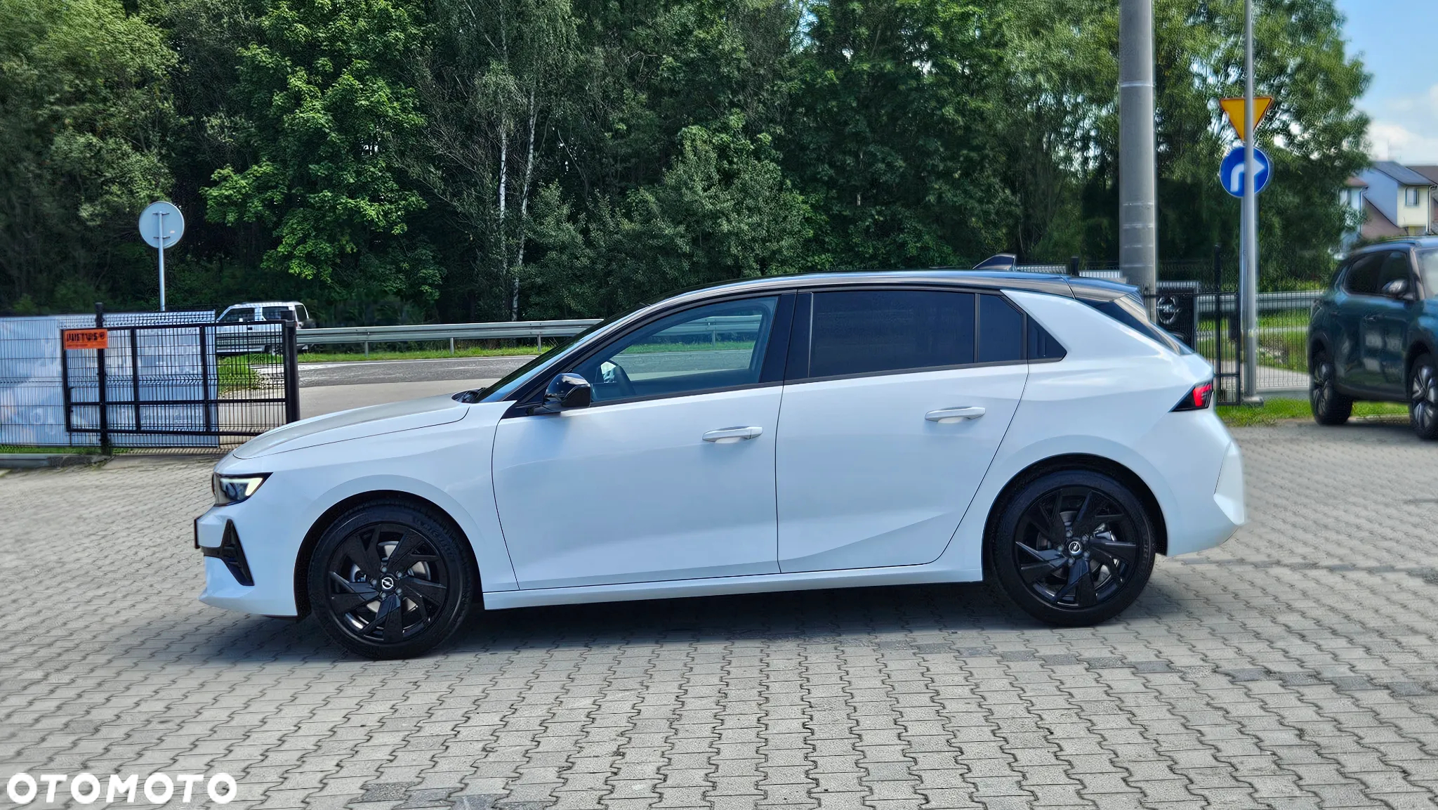 Opel Astra VI 1.2 T GS S&S - 17
