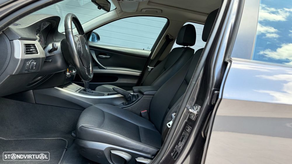 BMW 320 dA Exclusive - 7