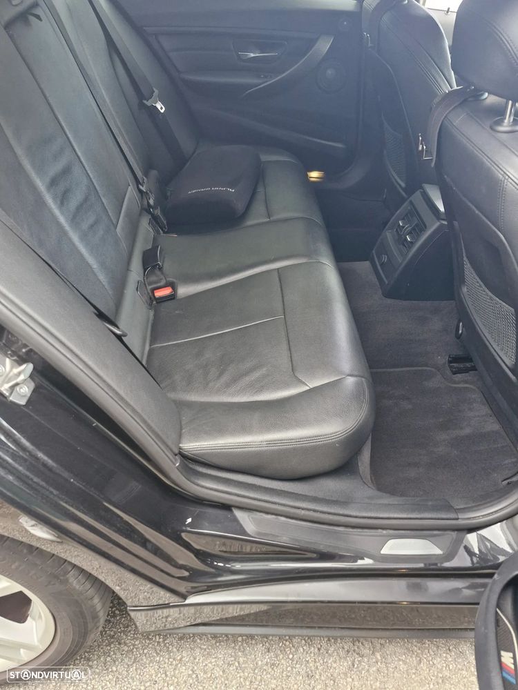 BMW 325 d Auto Pack M - 12