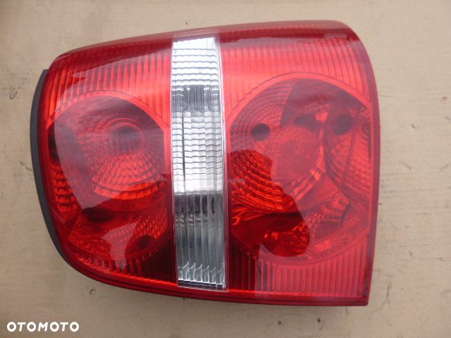 LAMPA PRAWY TYŁ PRAWA TYLNA VOLKSWAGEN TOURAN I 03- - 3