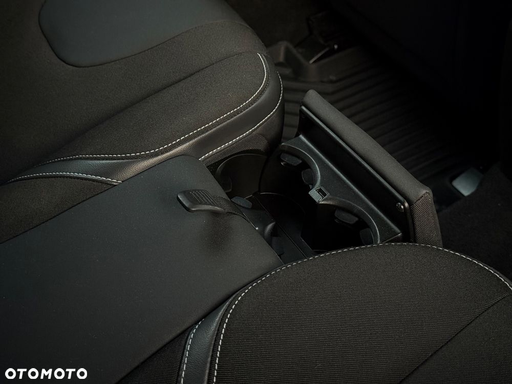 Volvo V40 D4 Drive-E Momentum - 28