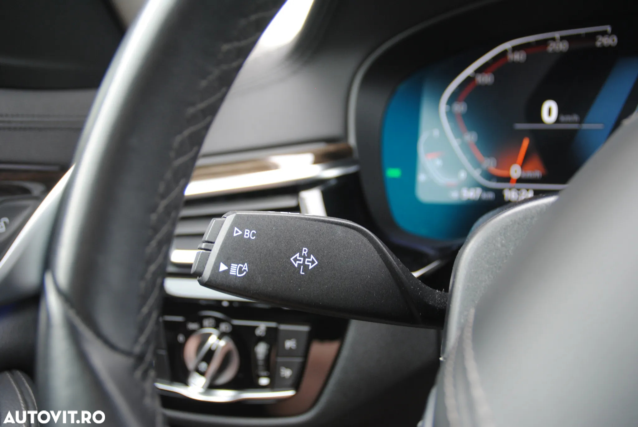 BMW Seria 5 520i AT - 21
