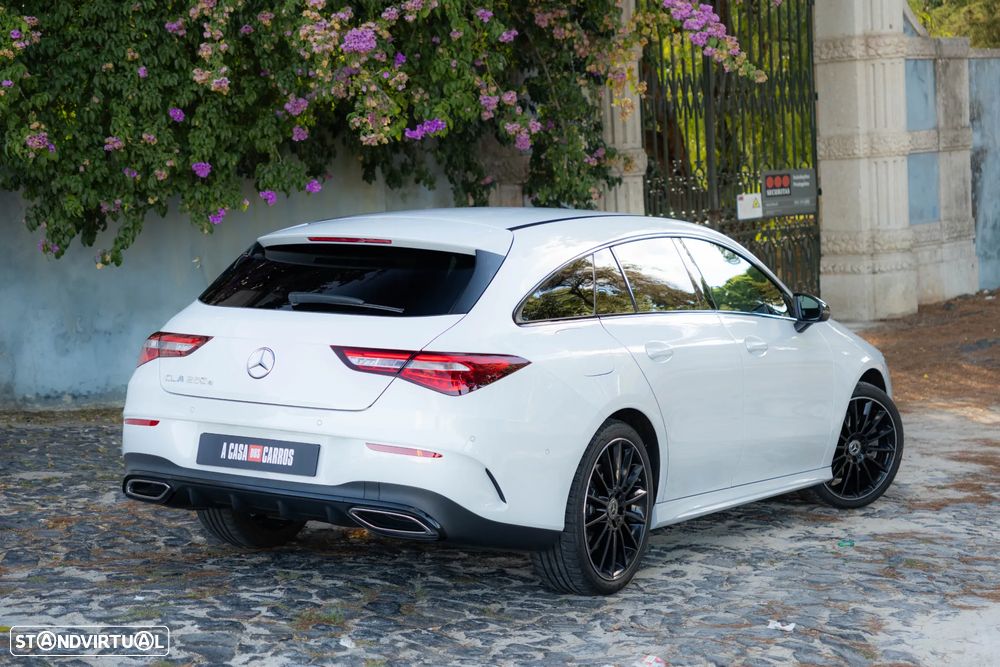Mercedes-Benz CLA 250 e Shooting Brake AMG Line - 11
