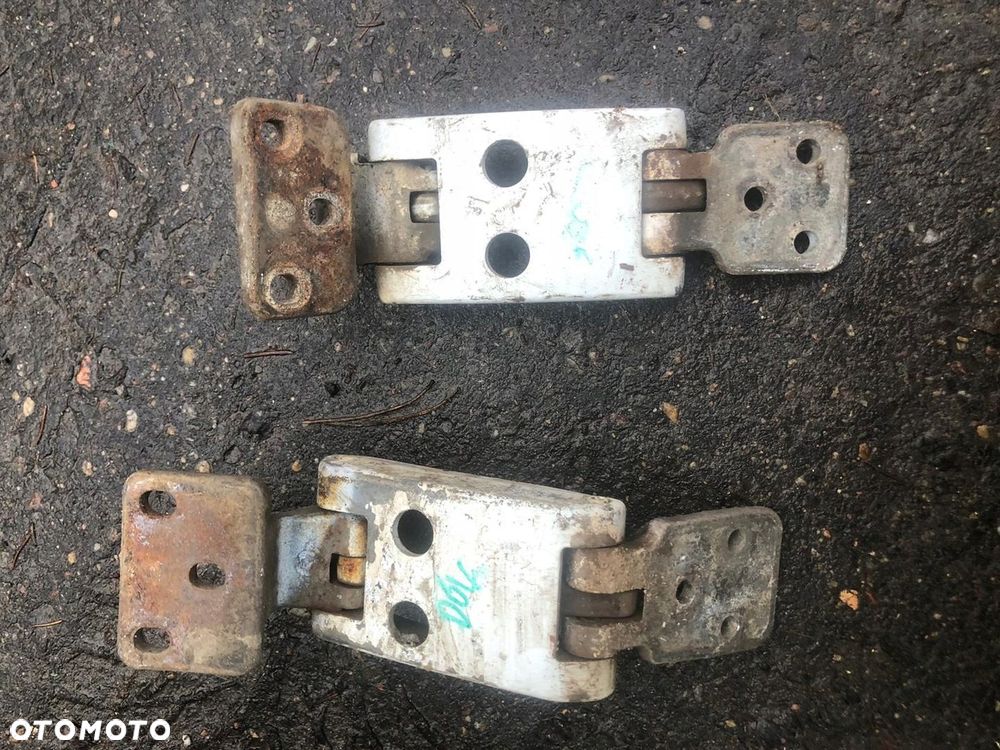 MERCEDES SPRINTER 906 zawias zawiasy drzwi tylnych lewych cena za 2 sztuki - 1