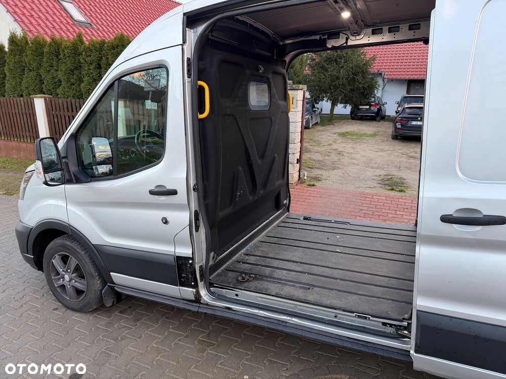 Ford Transit - 11