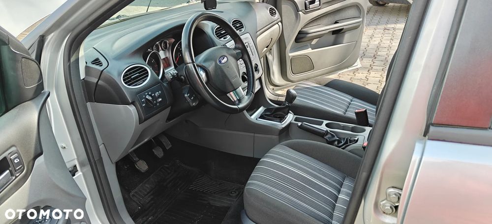 Ford Focus Ambiente - 13