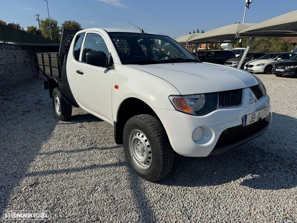 Mitsubishi L200 2.5 DI-D Club Invite 3L 4WD - 3
