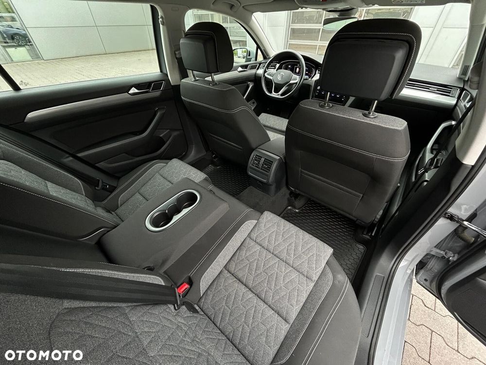 Volkswagen Passat - 10