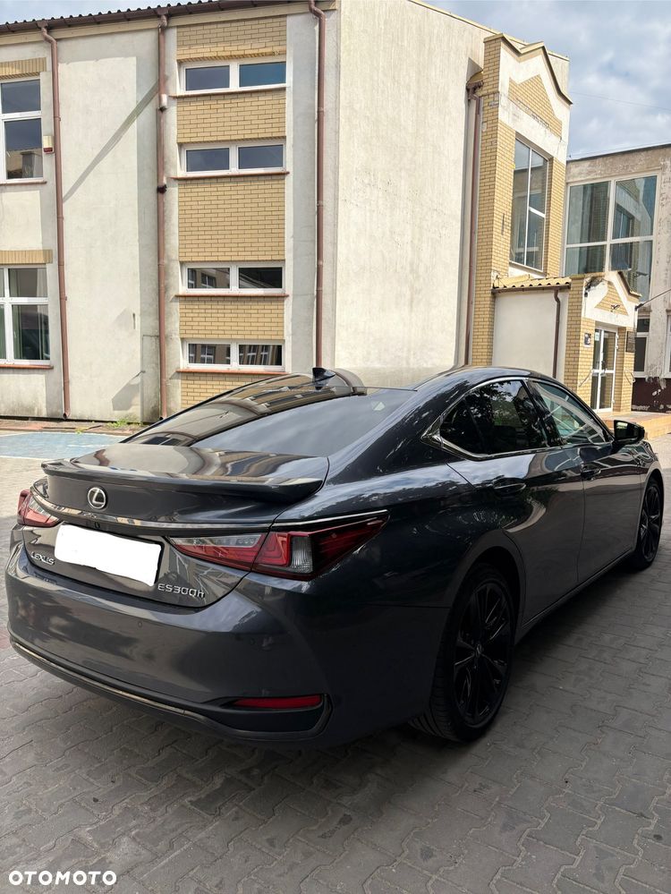 Lexus ES 300h F Sport Edition - 5