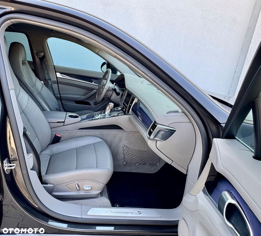 Porsche Panamera 4S PDK - 10