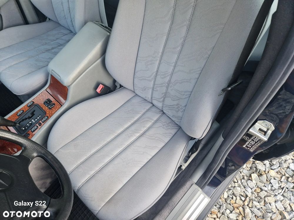 Mercedes-Benz Klasa E - 21