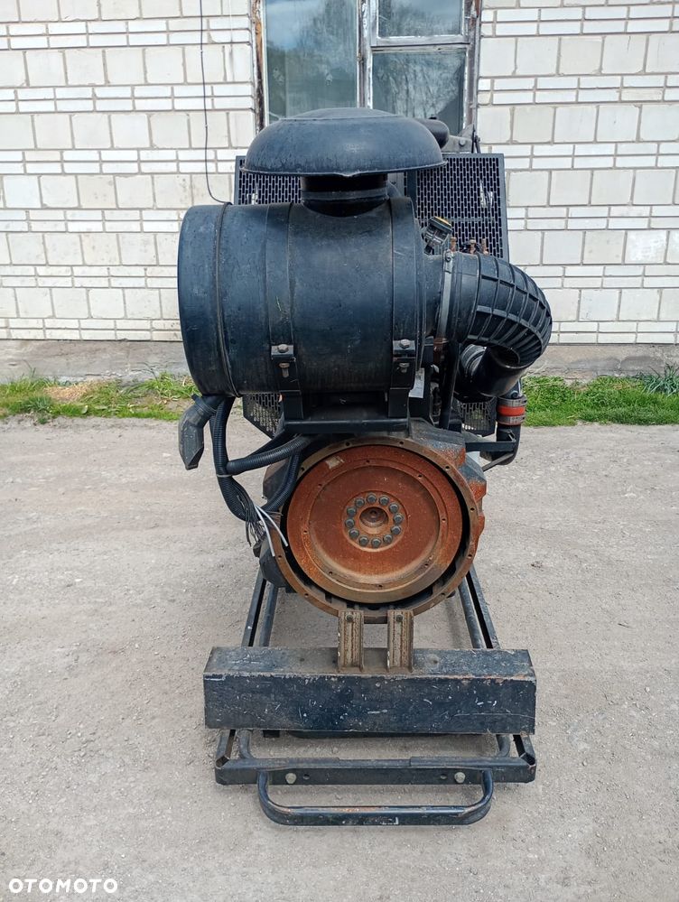 Perkins silnik - 3