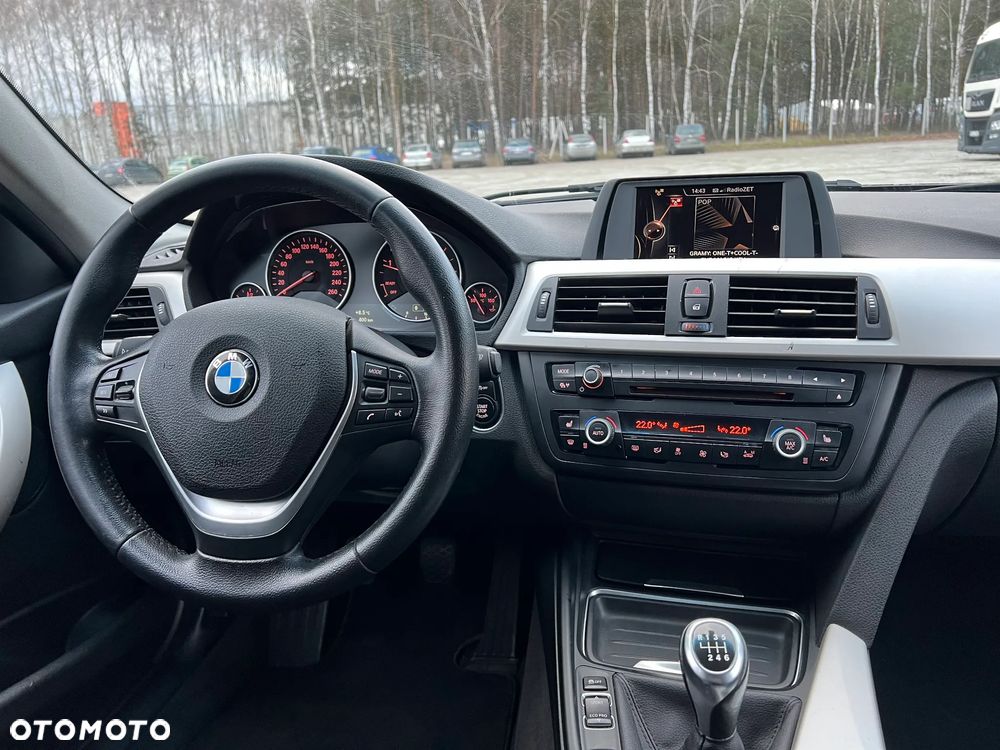 BMW Seria 3 318d - 22