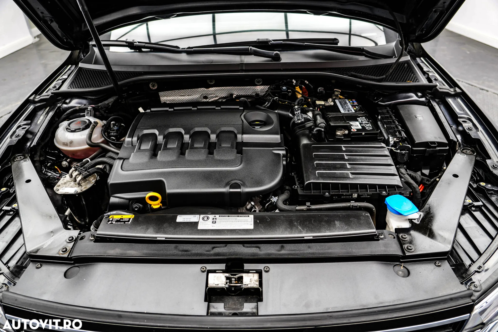 Volkswagen Passat 1.6 TDI DSG Comfortline - 31