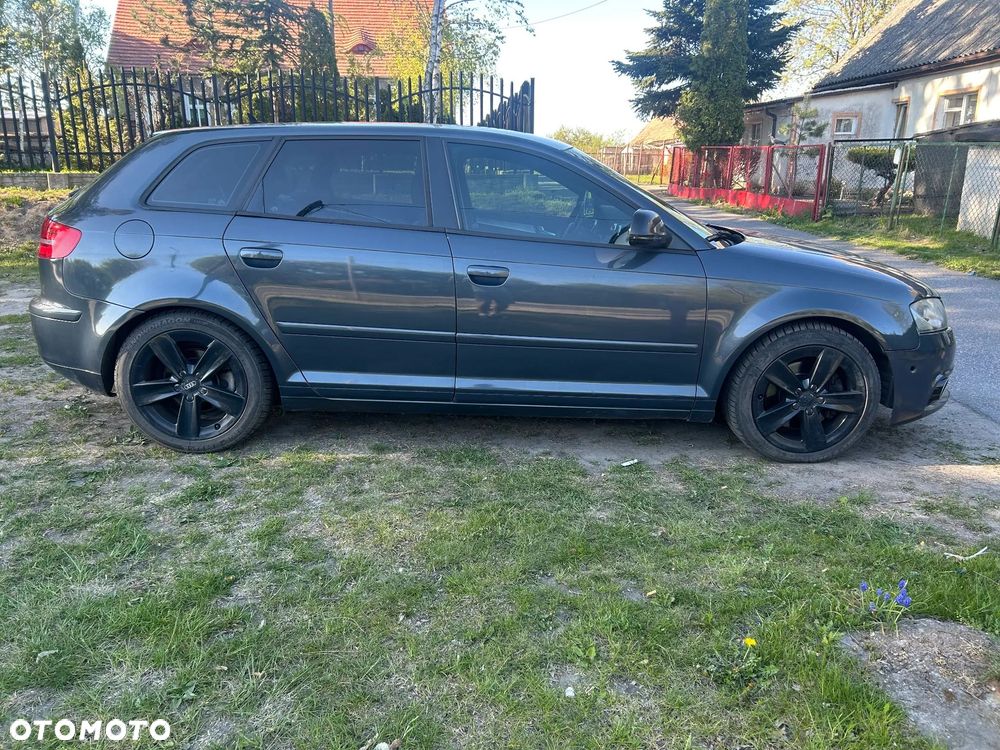 Audi A3 Sportback - 2