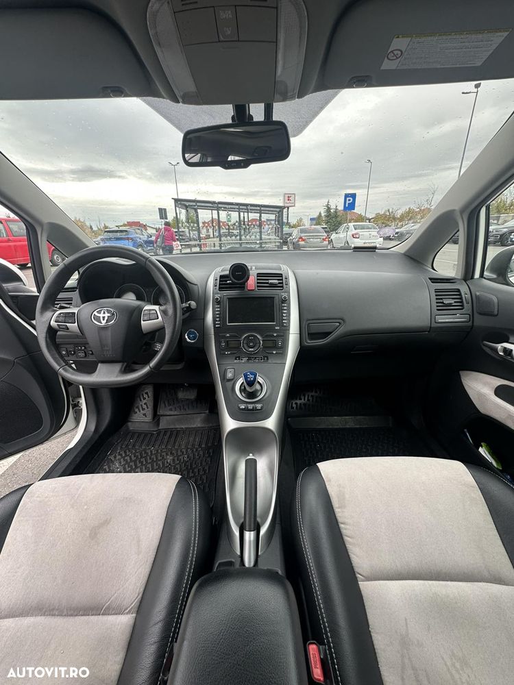 Toyota Auris - 2