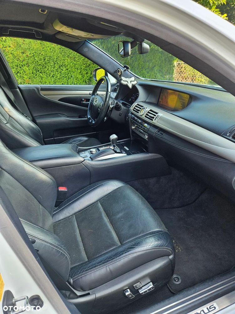 Lexus LS 600h F Sport - 9