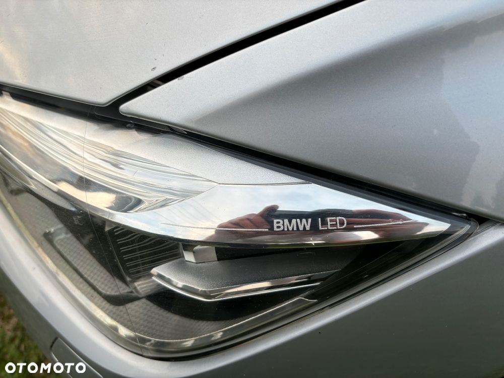 BMW Seria 3 318d - 14