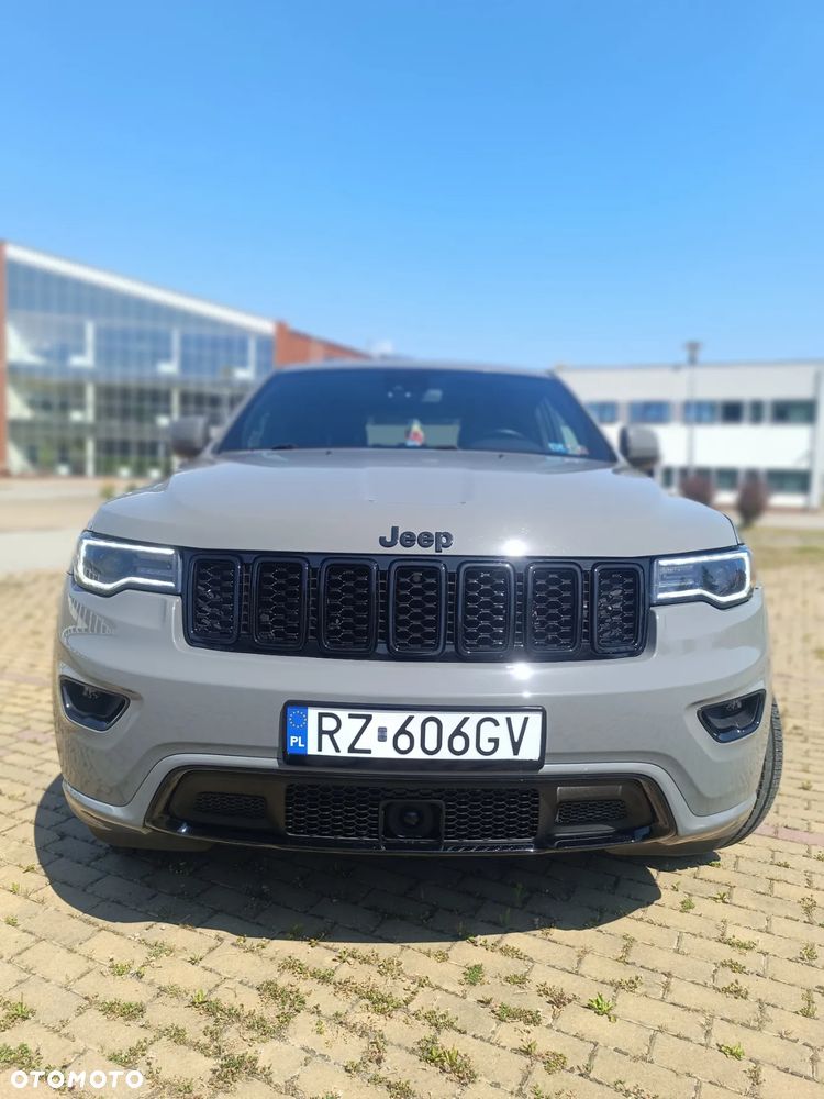 Jeep Grand Cherokee - 1