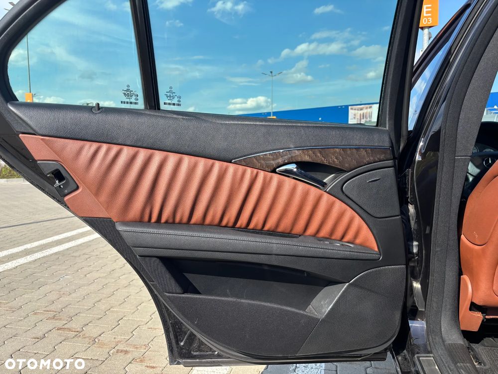 Mercedes-Benz Klasa E - 26