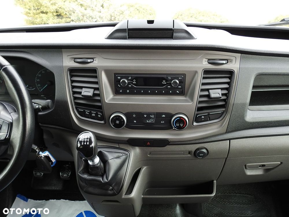 Ford TRANSIT  FURGON BRYGADÓWKA  6 MIEJSC TEMPOMAT LEDY KLIMATYZACJA  180KM - 32