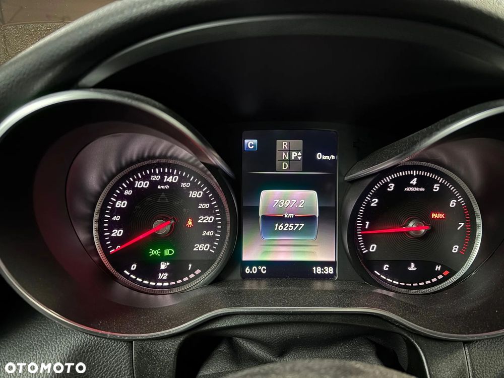 Mercedes-Benz GLC 300 4Matic 9G-TRONIC Exclusive - 15