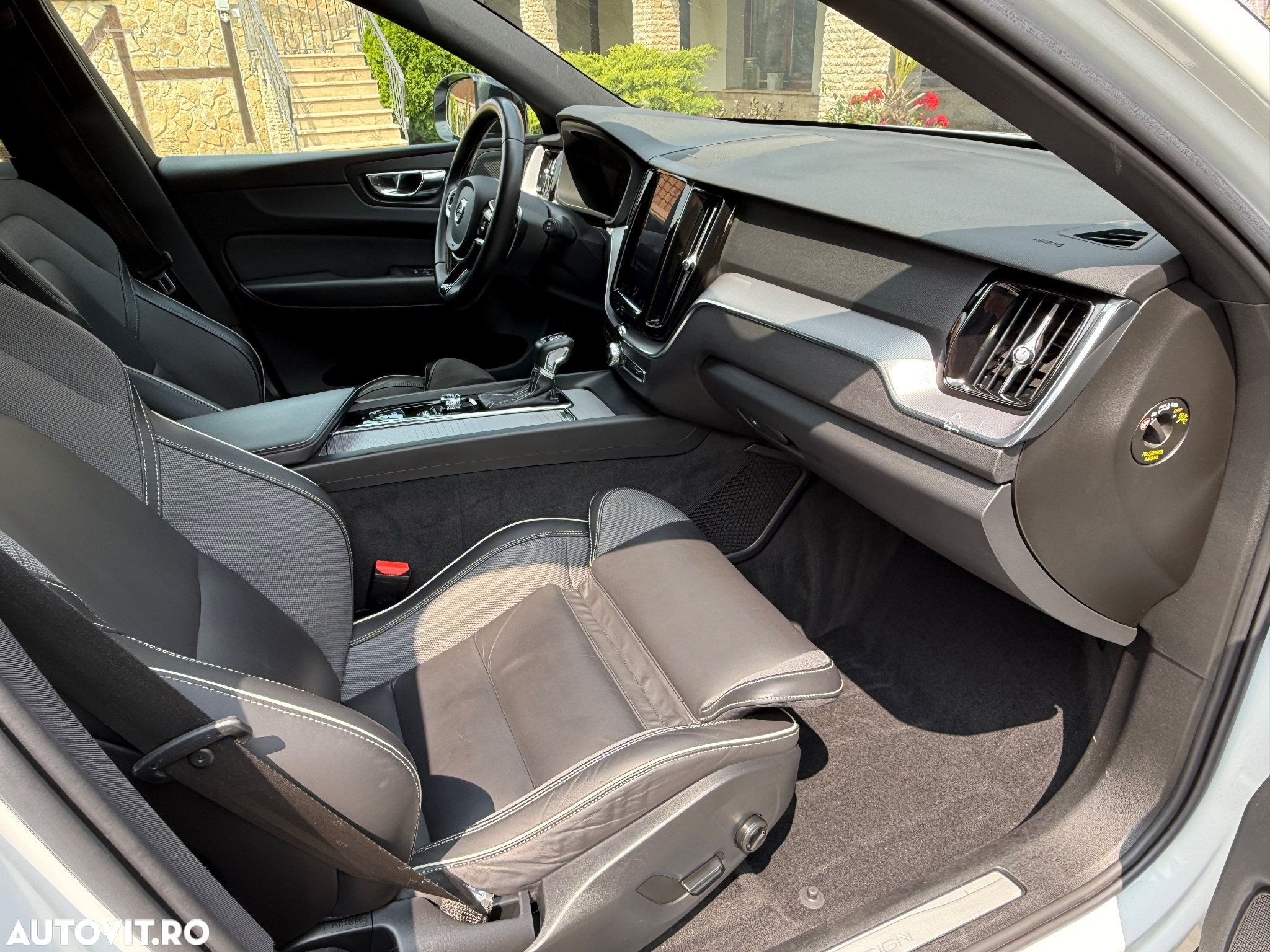 Volvo XC 60 D4 R-Design - 14