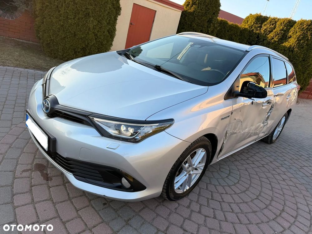 Toyota Auris Hybrid 135 Prestige - 4