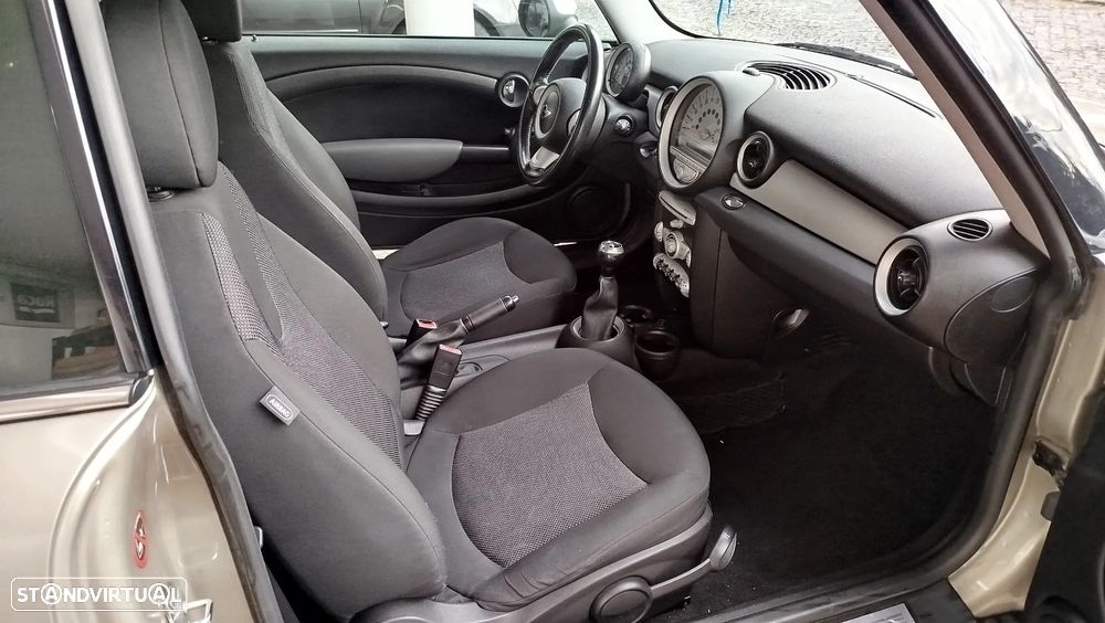 MINI 3 Portas One - 10