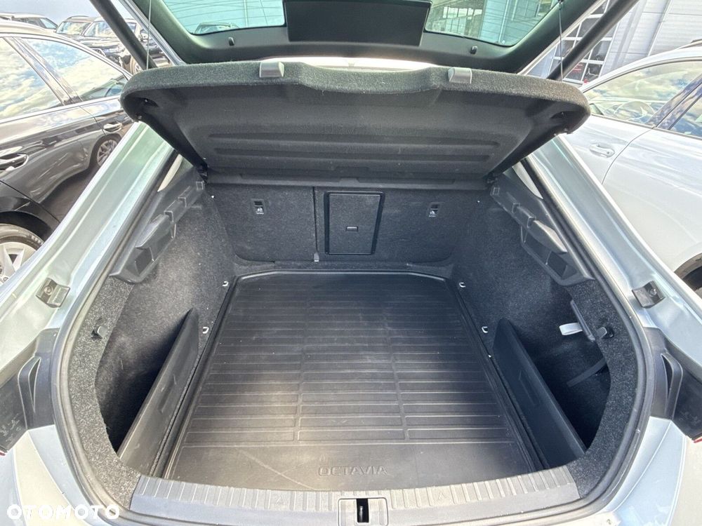 Skoda Octavia 1.5 TSI mHEV Selection DSG - 23