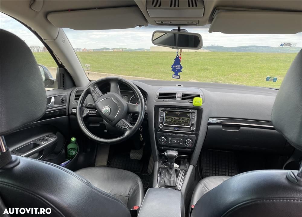 Skoda Octavia 1.8 TSI Laurin Klement DSG - 5