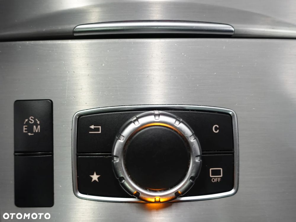 Mercedes-Benz Klasa E ver-220-t-bluetec-blueefficiency-edition-9g--tronic - 35