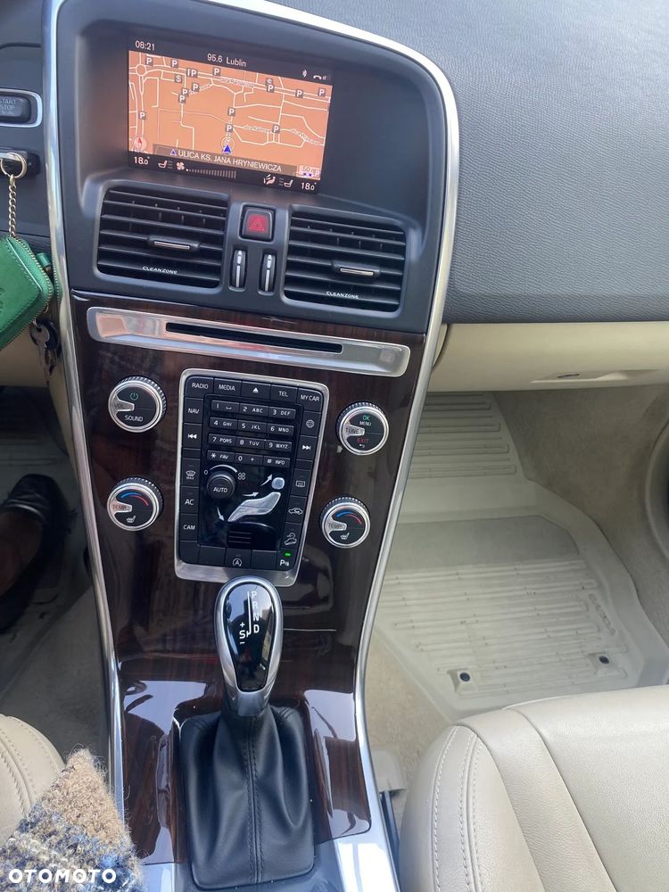 Volvo XC 60 T5 AWD Drive-E Summum - 5