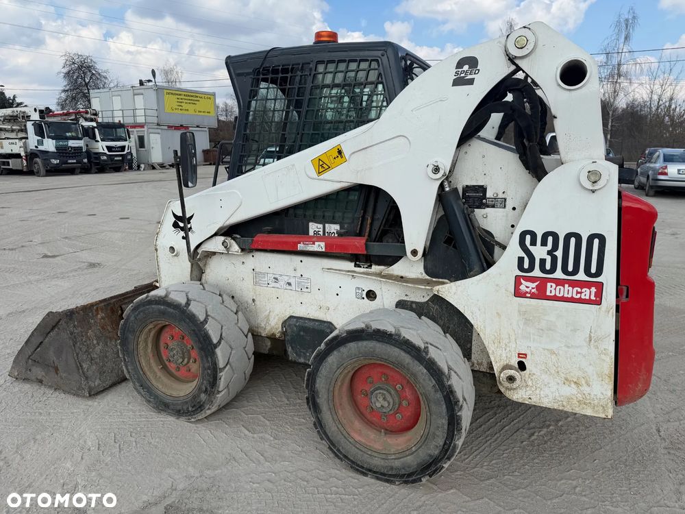 Bobcat S300 / 3801 kg / 2008r / - 3