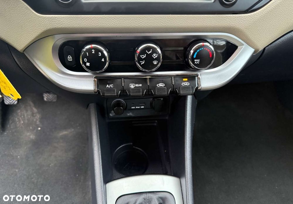 Kia Rio - 20