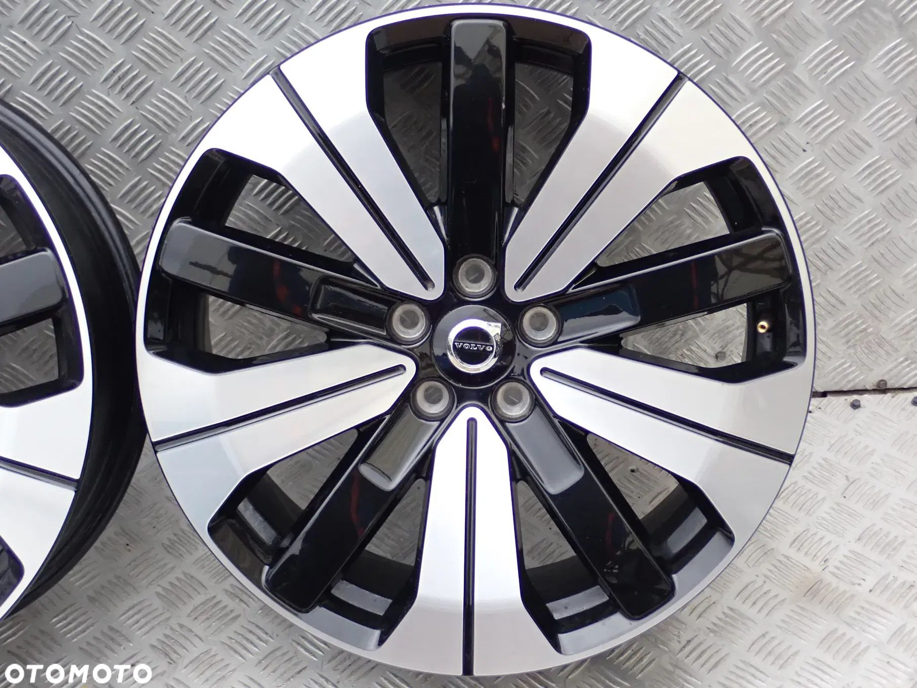 FELGI ALUMINIOWE VOLVO XC40 XC60 V90 7,5JX19 ET 50,5 5X108 32143627 - 7